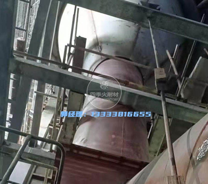 山西朔州流化床鍋爐澆注料施工現(xiàn)場[2]